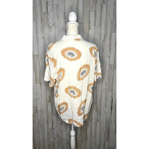 NWT Folk Mens Short Sleeve Sunflower Print Button-Up Shirt Size Small Multicolor - Picture 5 of 6